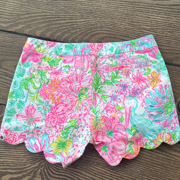 Lilly Pulitzer Vibrant Floral Shorts - Picture 4 of 4